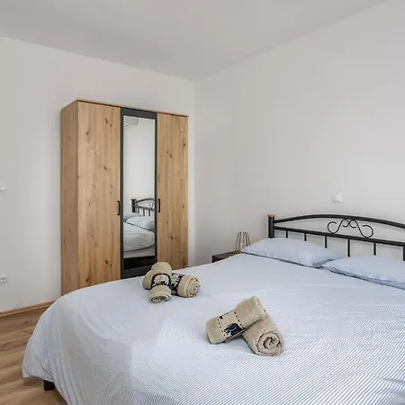 2 Bedroom Lovely In Brseč