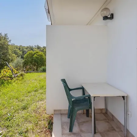 2 Bedroom Lovely In *