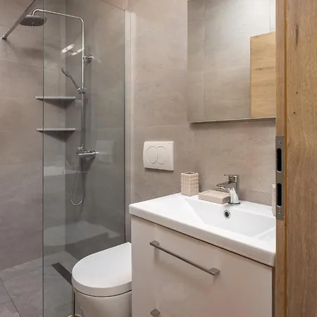 Apartament 2 Bedroom Lovely In